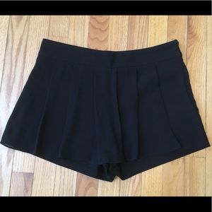 Semi High-waisted Pleated Skort